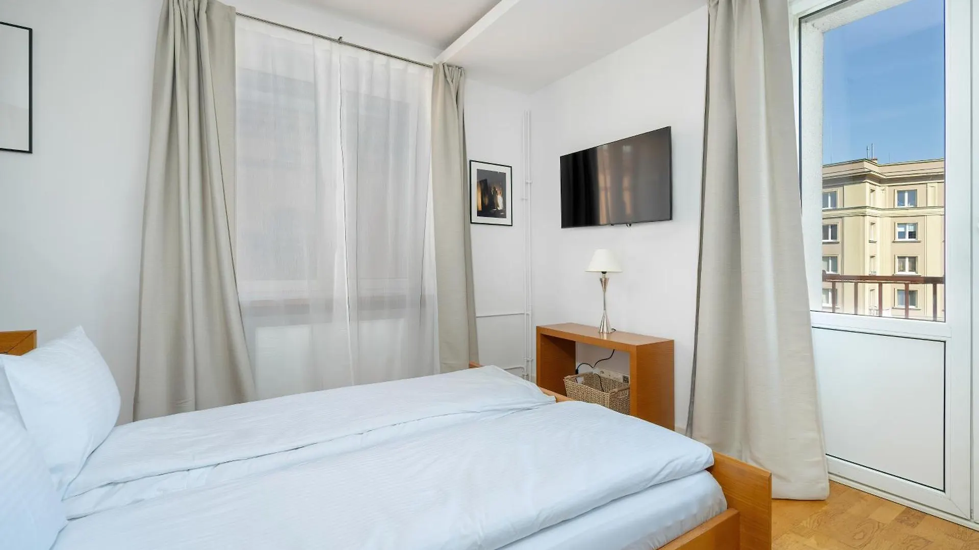 Beautiful Apartment Aleje Marcinkowskiego With Balcony By Noclegi Renters Poznań